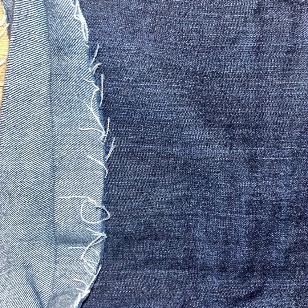 The Old navy Sweetheart Women's Blue Denim Shorts. Size 4